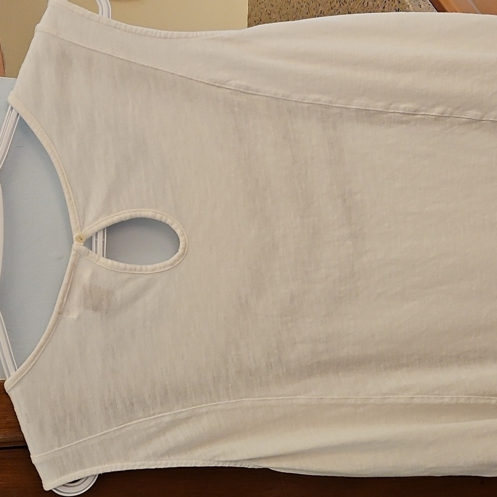**Clearance** Women's Lightweight Summer Cotton Blend Sleeveless Top - Picture 7 of 9
